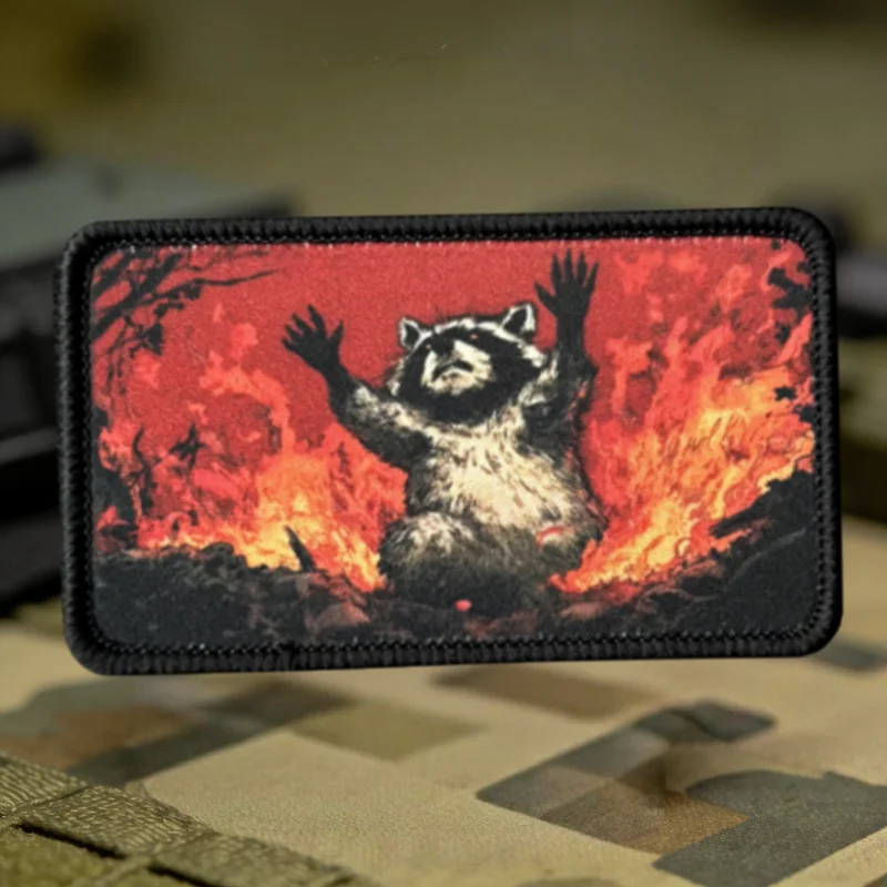 Parche táctico mapache Hellfire con velcro gancho y bucle brazalete - imagen 3