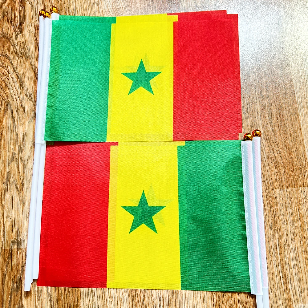 Bandera de mano Senegal pequeña en poliéster con asta plástica - imagen 2