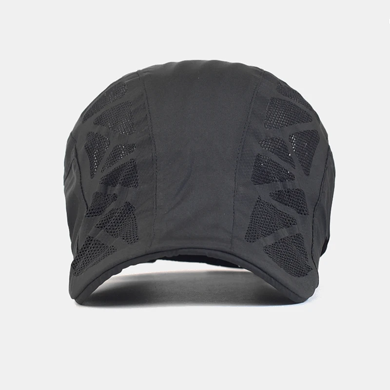 Detalle de malla transpirable en gorra de verano