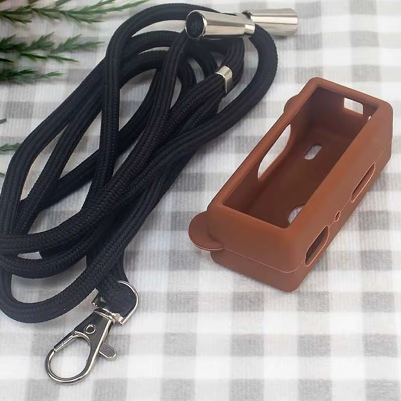 Funda cámara digital de silicona suave con llavero y cordón - imagen 4