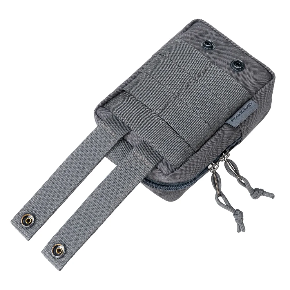 Vista lateral mostrando perfil delgado de la riñonera