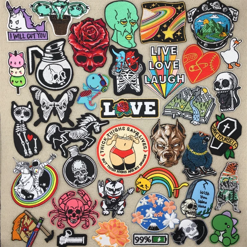 Parches termoadhesivos con diseños punk y calavera