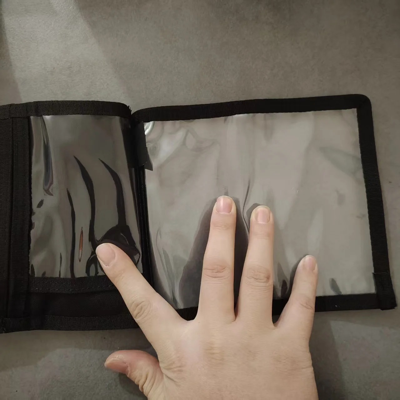 Funda táctica para brazo con bolsillo para mapa y cremallera - imagen 5