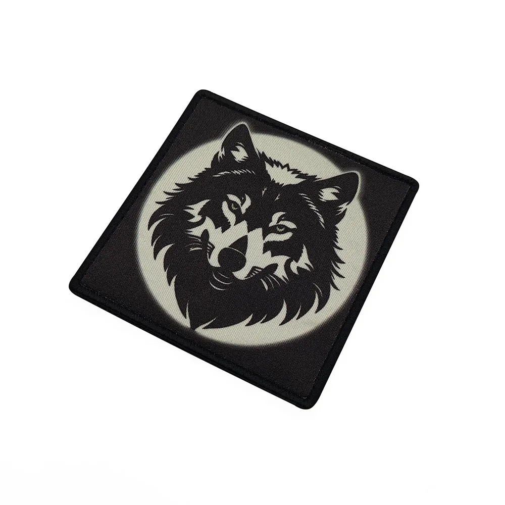 Parche táctico bordado cabeza de lobo con velcro para equipo - imagen 3