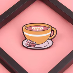 Insignia esmaltada de café con mascotas y texto estampado