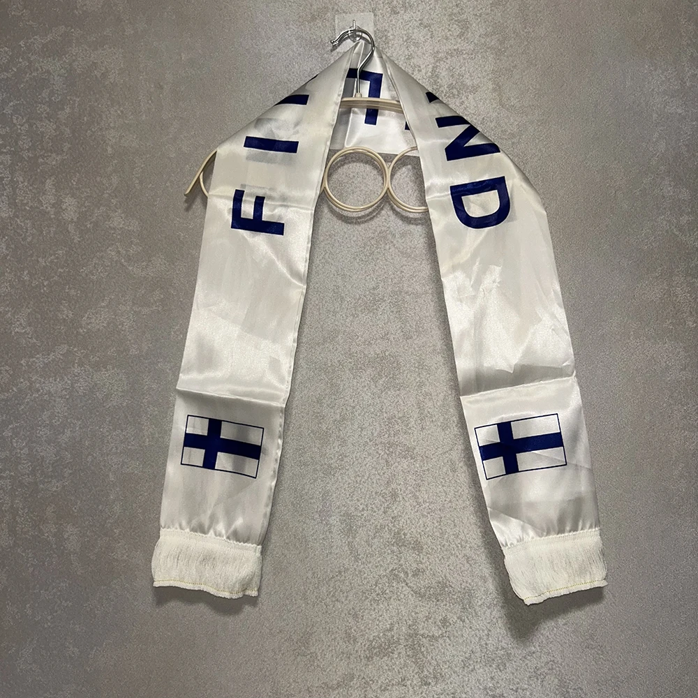 Bufanda de fútbol Finlandia doble cara satén estampada con borlas