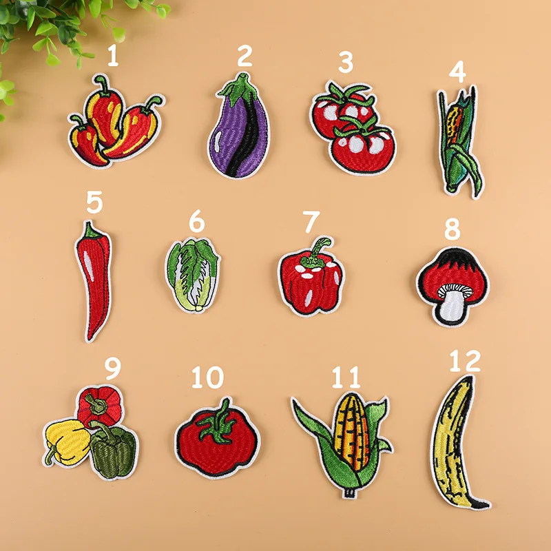 Parches bordados de frutas y verduras estilo dibujos animados
