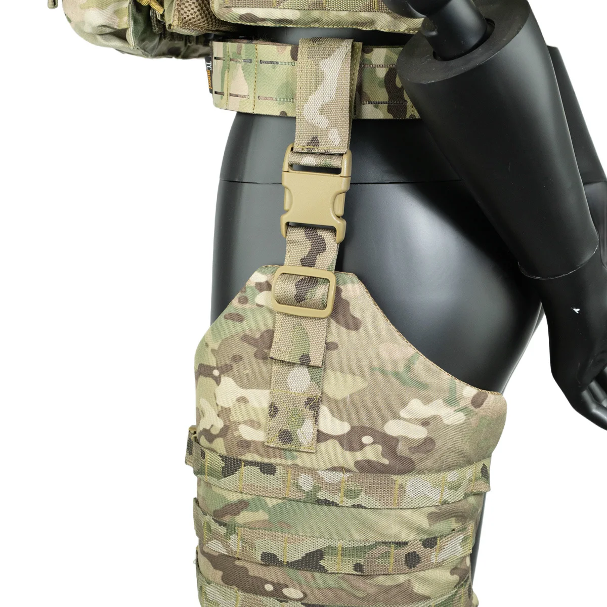 Accesorio MOLLE para fijación táctica de placas en piernas - imagen 3