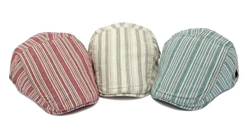 Gorra plana a rayas con estética vintage
