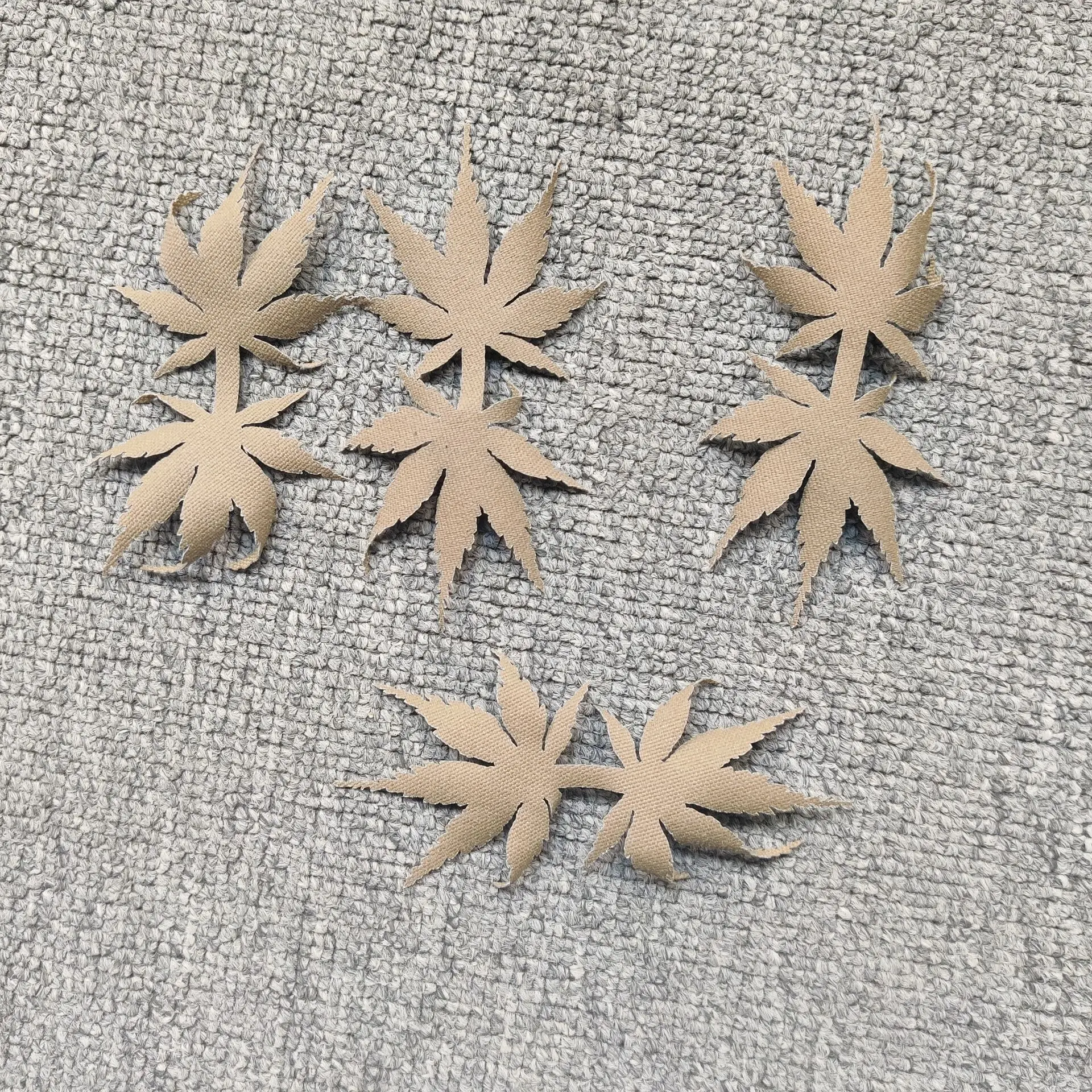 Conjunto de hierba de camuflaje para cubrir el casco