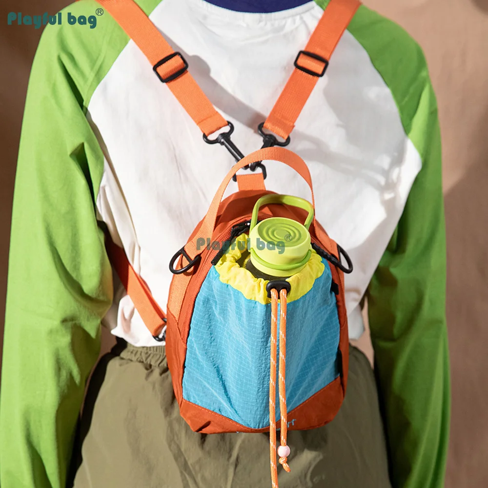 Mochila táctica convertible ligera tipo bandolera con porta botella