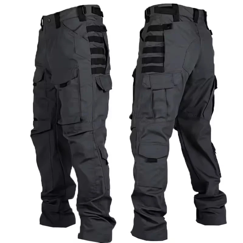 Pantalones tácticos en uso outdoor