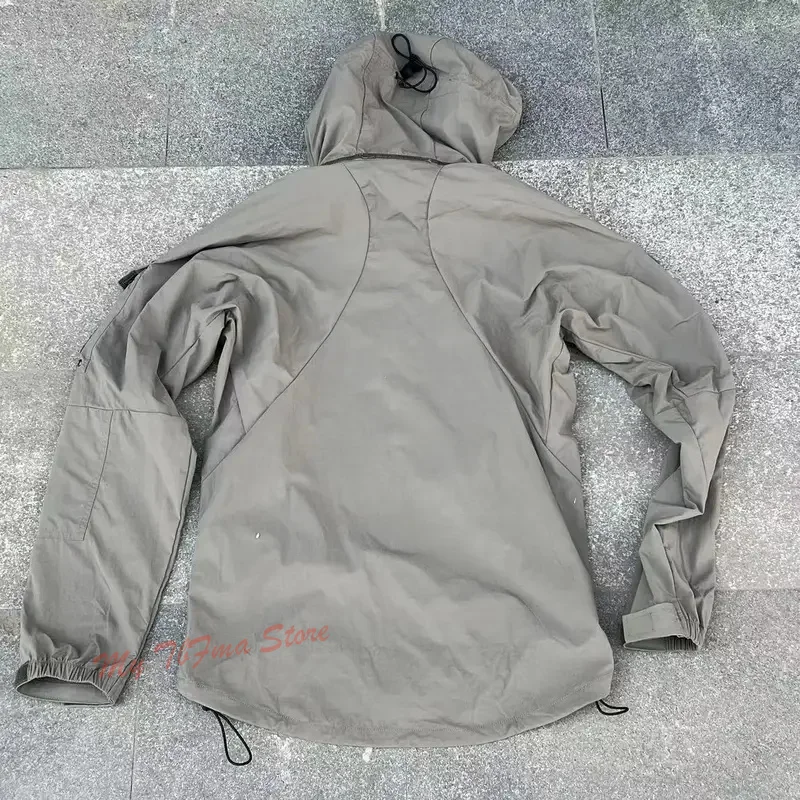Chaqueta táctica PCU L5 Softshell gris impermeable con capucha - imagen 5