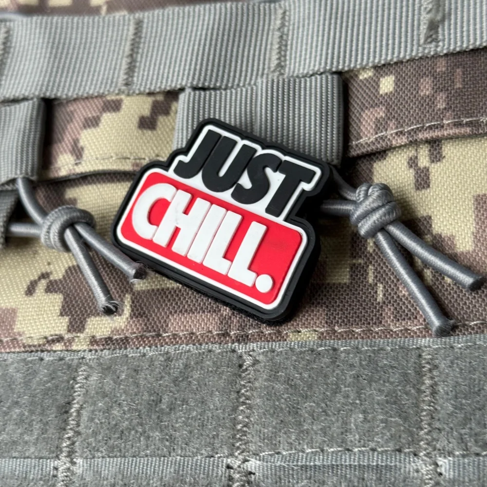 Parche táctico Just Chill de PVC con velcro para mochila - imagen 5