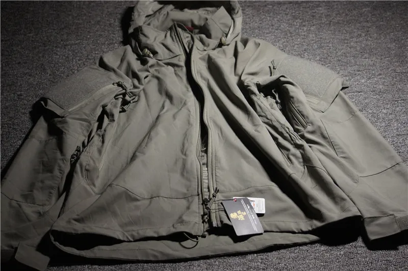 Chaqueta táctica PCU L5 vista frontal
