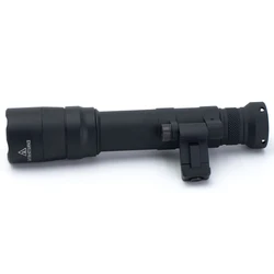 M640DFT Linterna LED táctica con montaje offset Picatinny