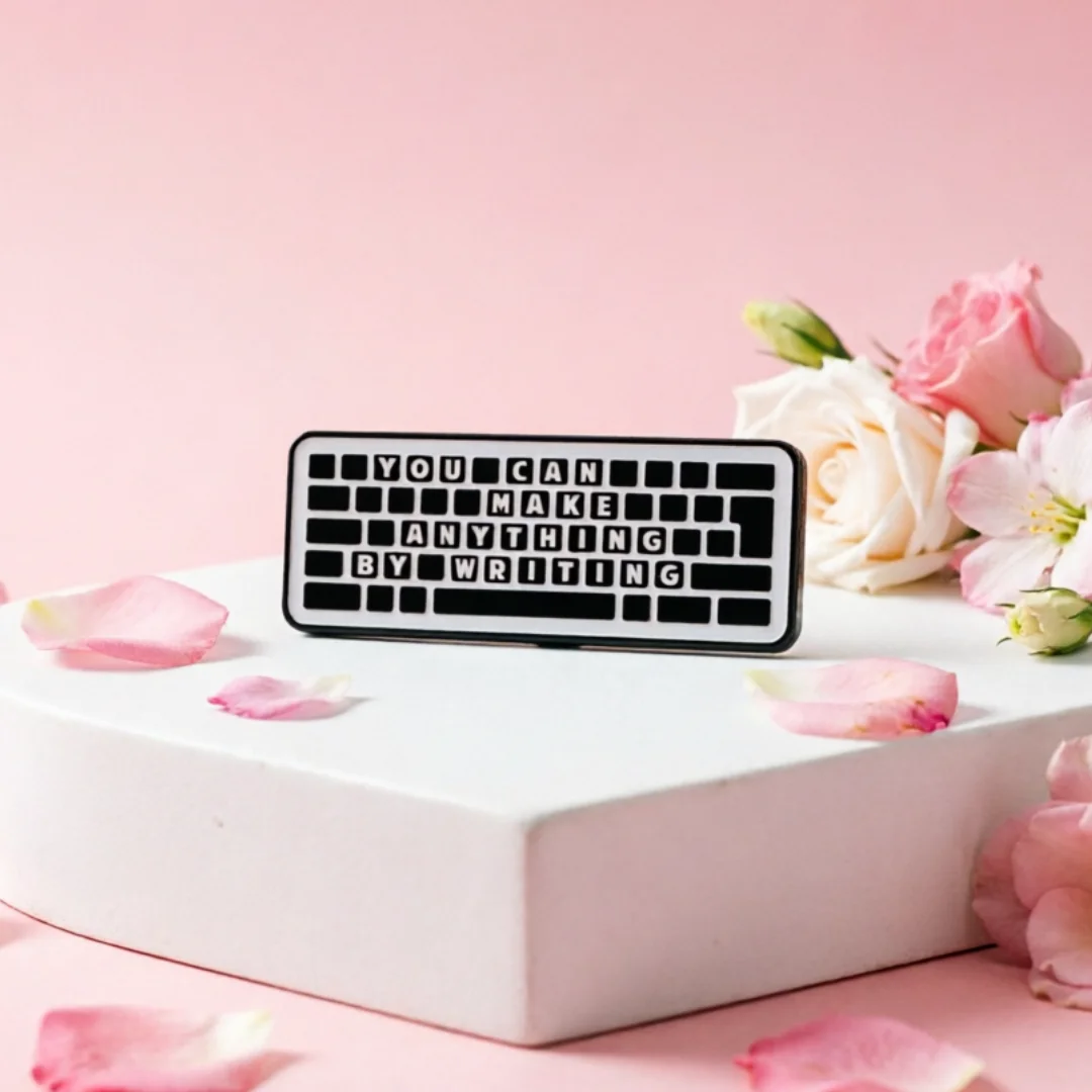 Broche esmaltada con cita inspiradora para escritores y lectores - imagen 3