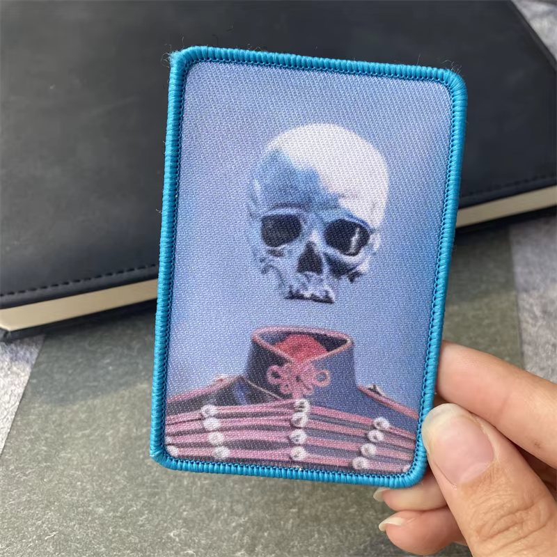 Parche táctico MOLLE bordado calavera azul – Velcro para equipamiento