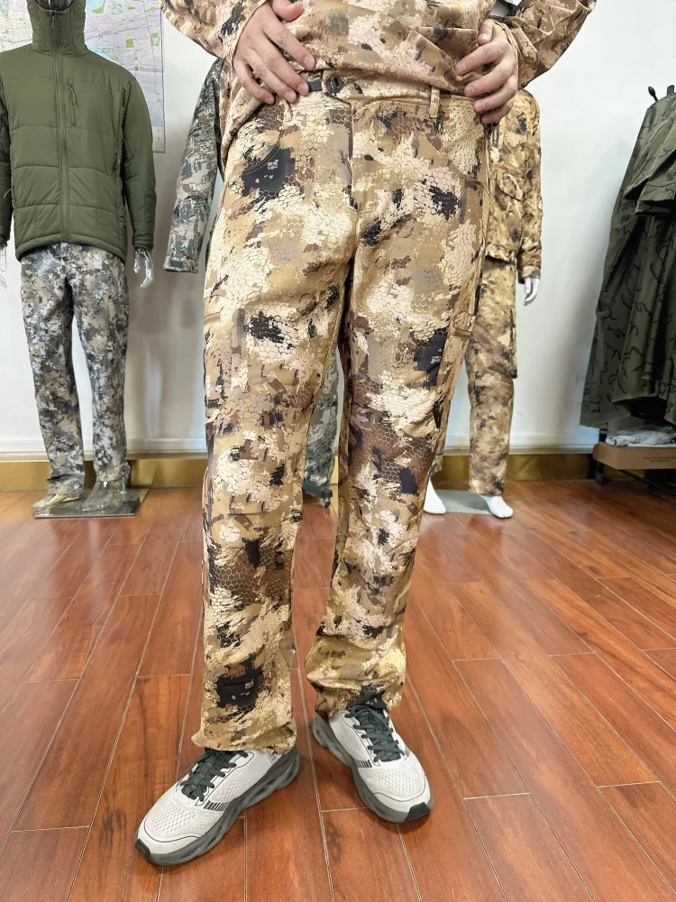 Pantalón de caza en camuflaje