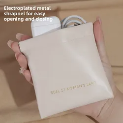 Bolsa organizadora elástica para cables con cierre automático