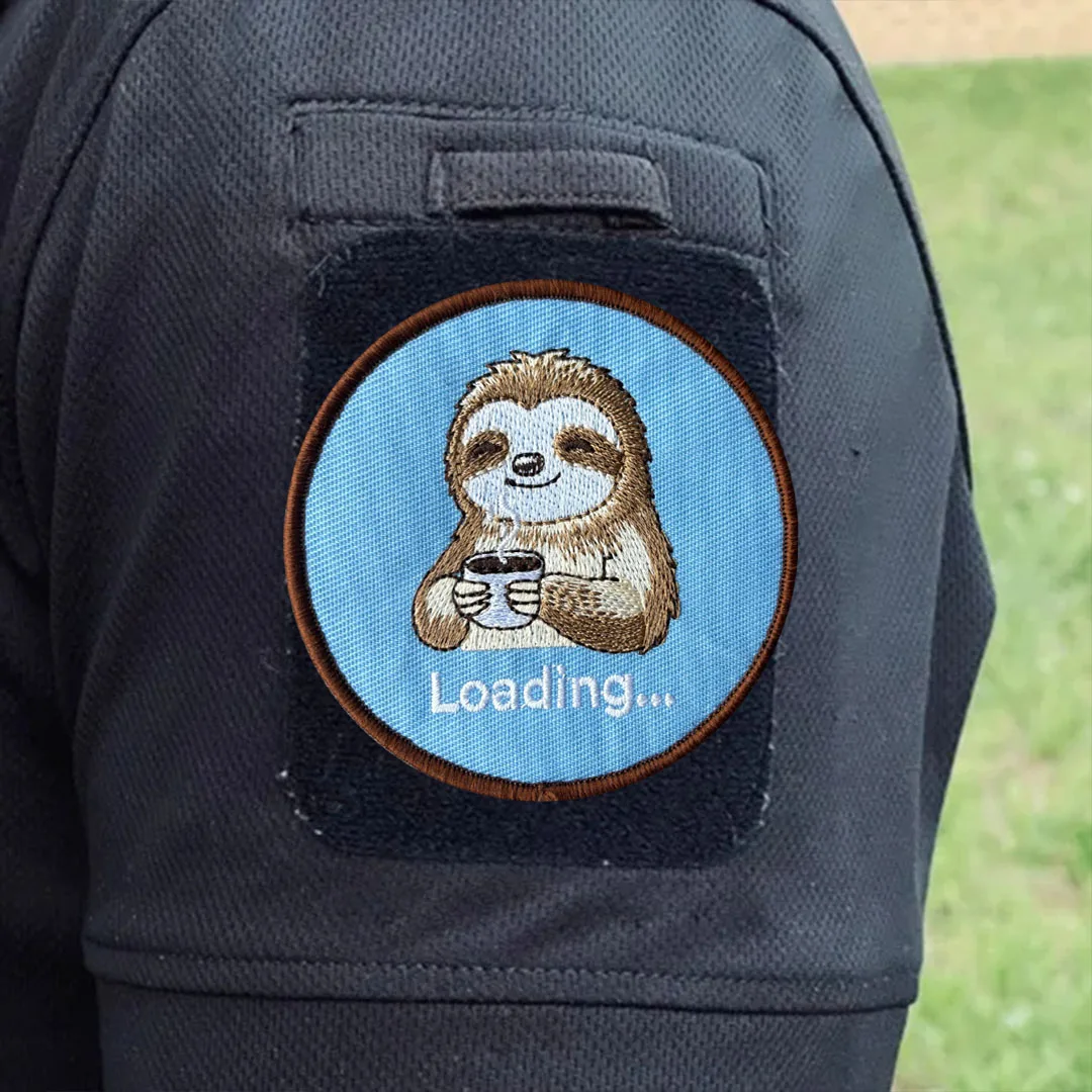 Parche bordado perezoso café – Insignia para mochila y bolsa - imagen 3