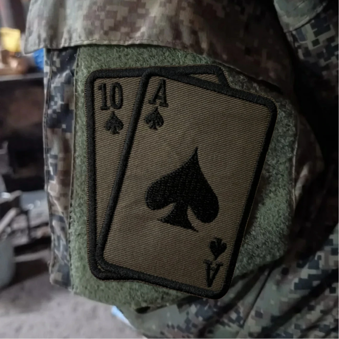 Parche táctico bordado con gancho – Accesorio para uniforme militar - imagen 2