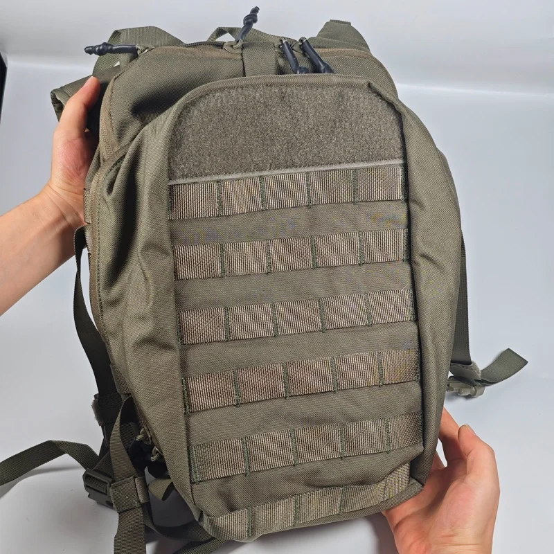 Mochila táctica con panel trasero acolchado para desplazamientos