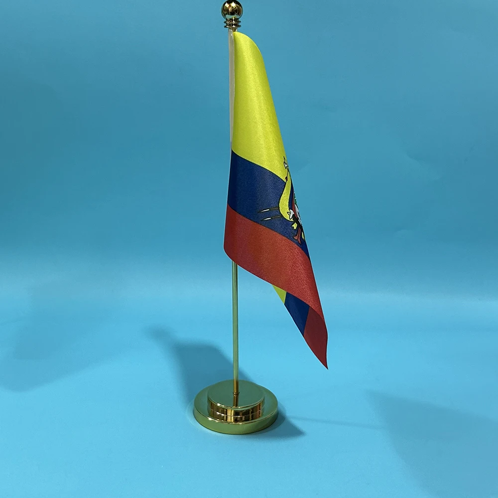 Bandera Ecuador poliéster para escritorio – Decorativa y ligera