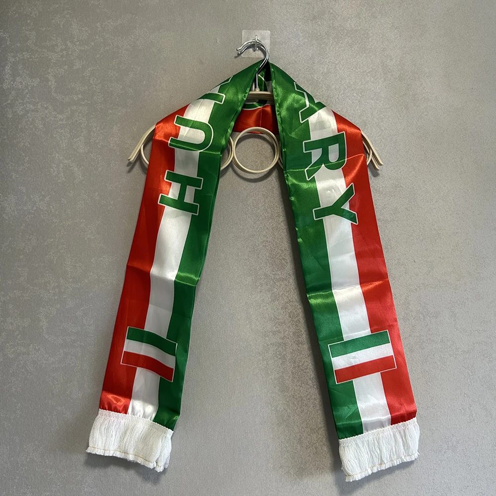 Bufanda bandera húngara de satén estampado doble cara con borlas - imagen 5