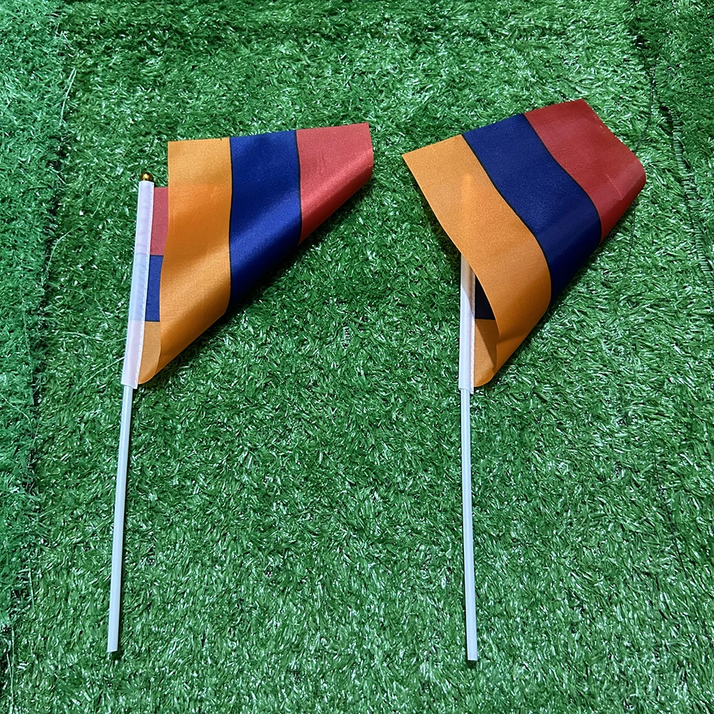 Bandera de Armenia con asta plástica para izado manual - imagen 5