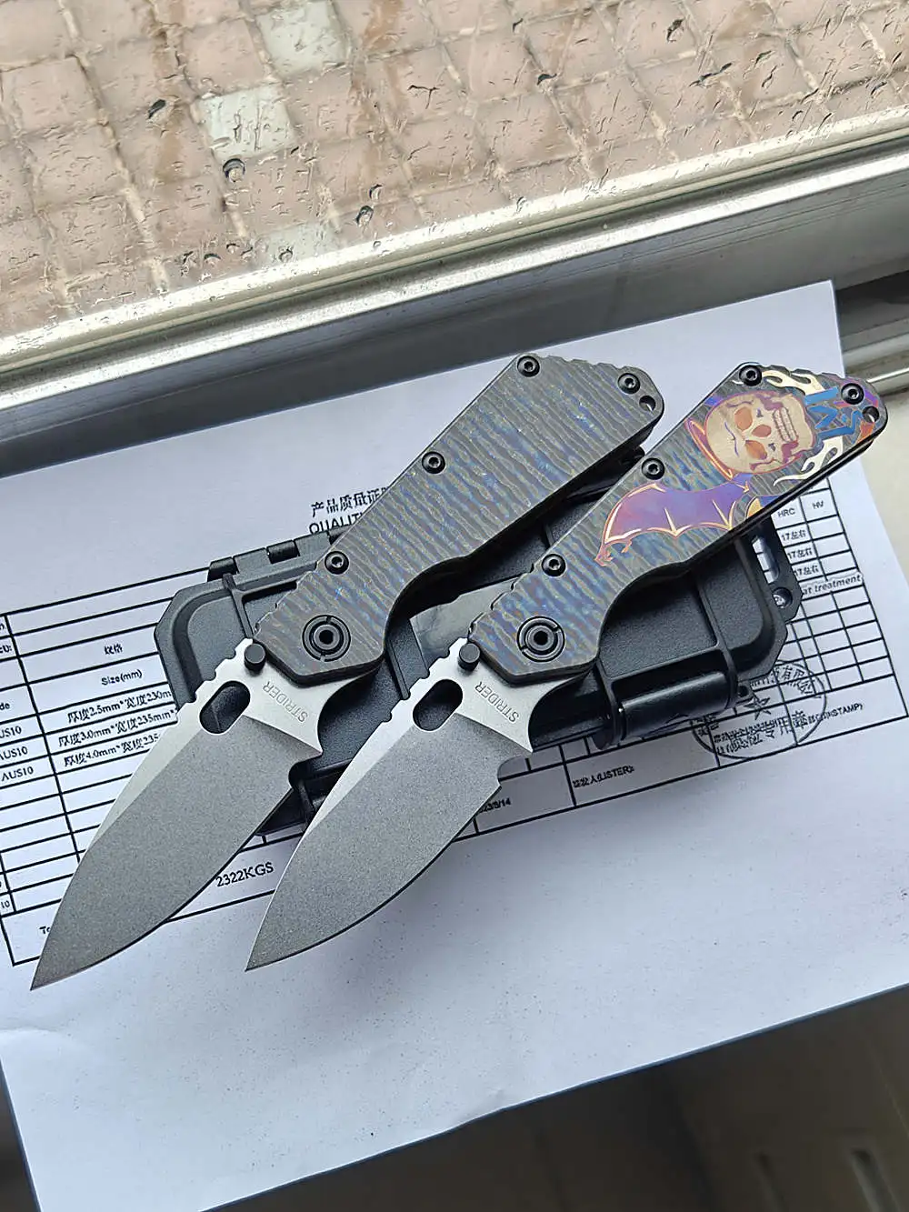 Cuchillo en contexto EDC para exteriores