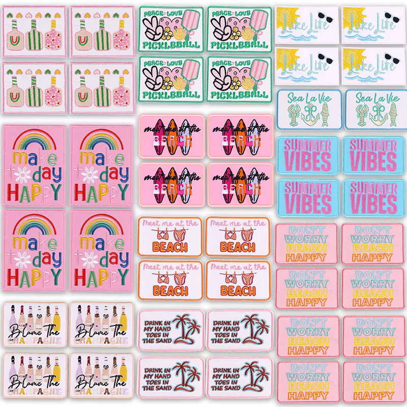 Set de 5 parches termoadhesivos con diseño de bolas coloridas y texto Howdy Summer Vibes Beach