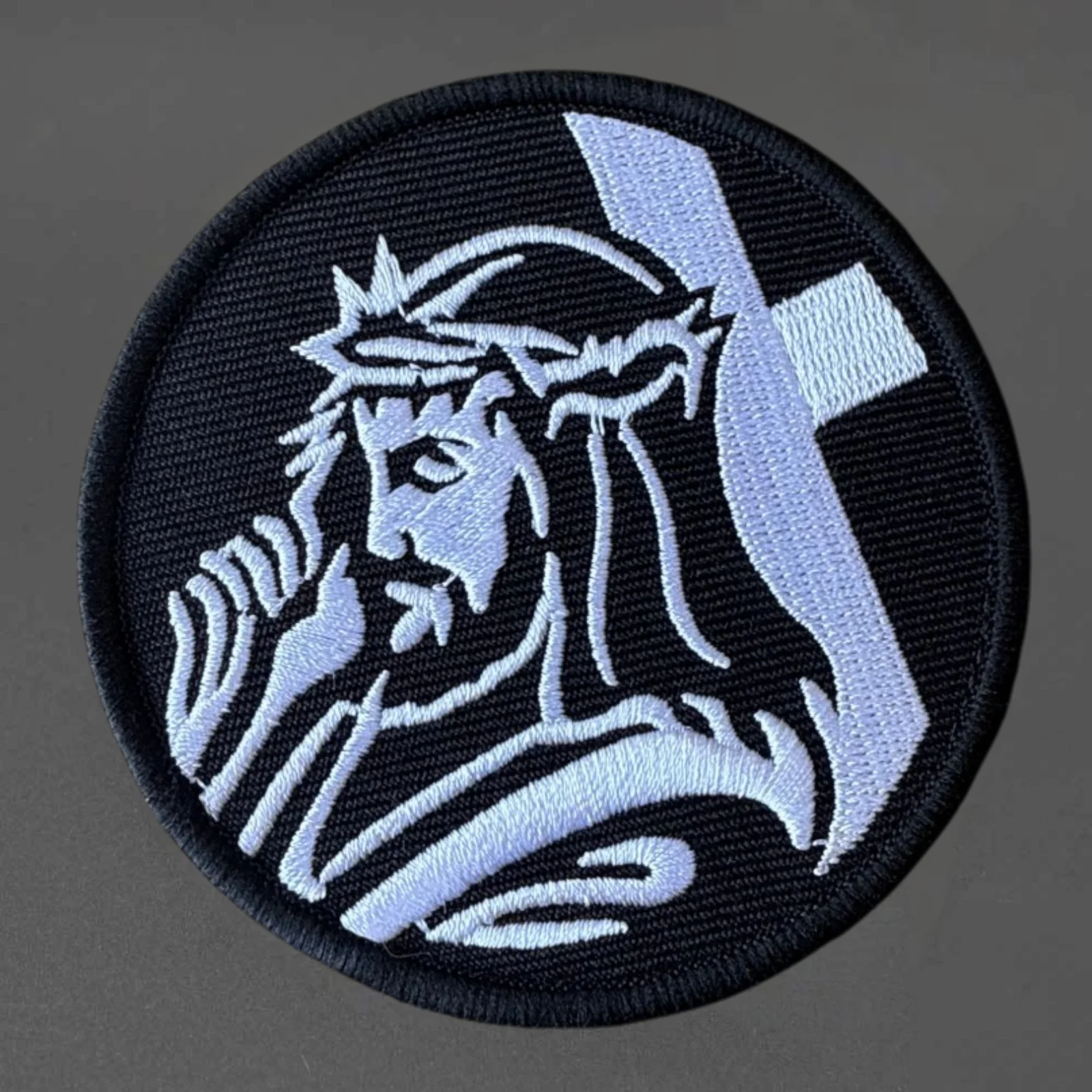 Parche bordado de Jesucristo con velcro para chaleco táctico - imagen 2