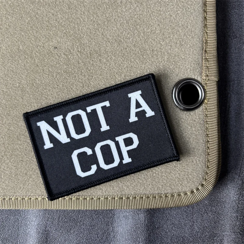 Parche táctico moral NOT A COP – Presilla para mochila y ropa - imagen 5