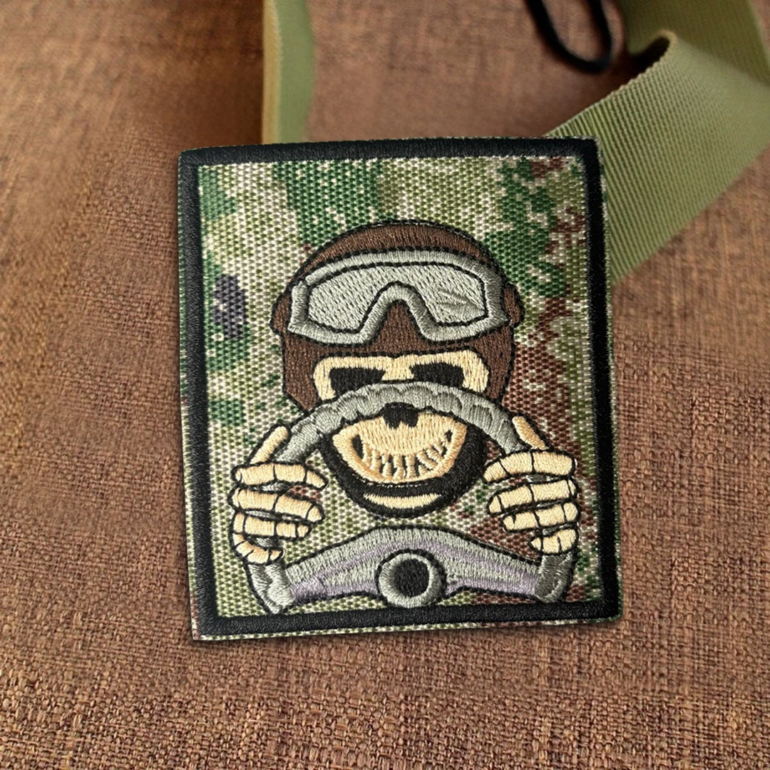 Parche bordado táctico calavera estilo off-road para coche – velcro - imagen 4