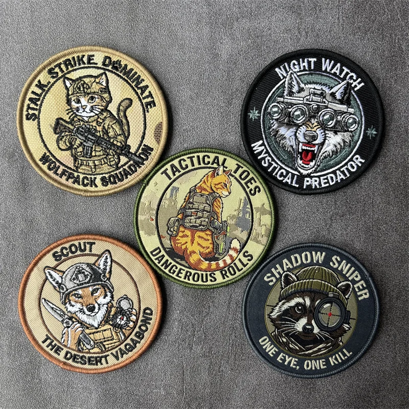 Parche táctico bordado lobo – Insignia moral MOLLE para mochila y brazalete - imagen 3