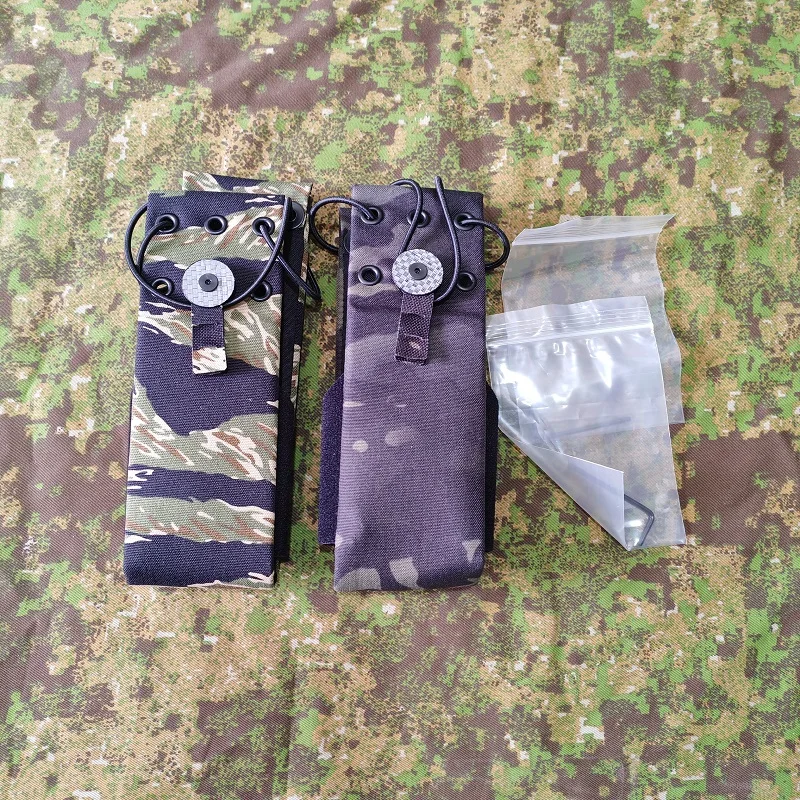 Bolsa para radio exterior PRC152/148/163 en uso