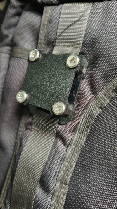 Clip MOLLE para walkie-talkie con gancho y bucle – mochila - imagen 5