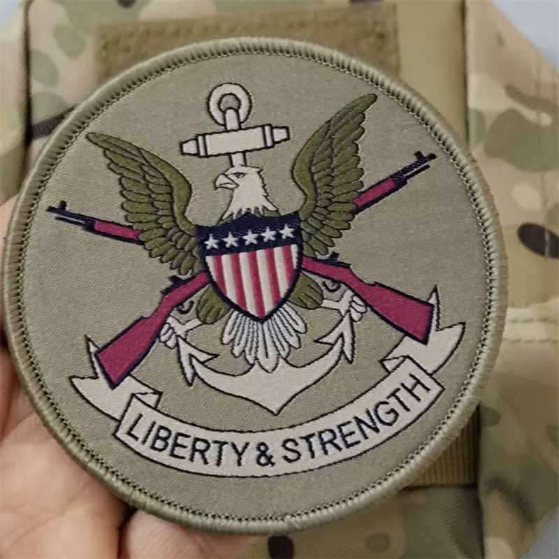 Parche táctico Liberty&Strength con velcro – Insignia moral airsoft - imagen 4