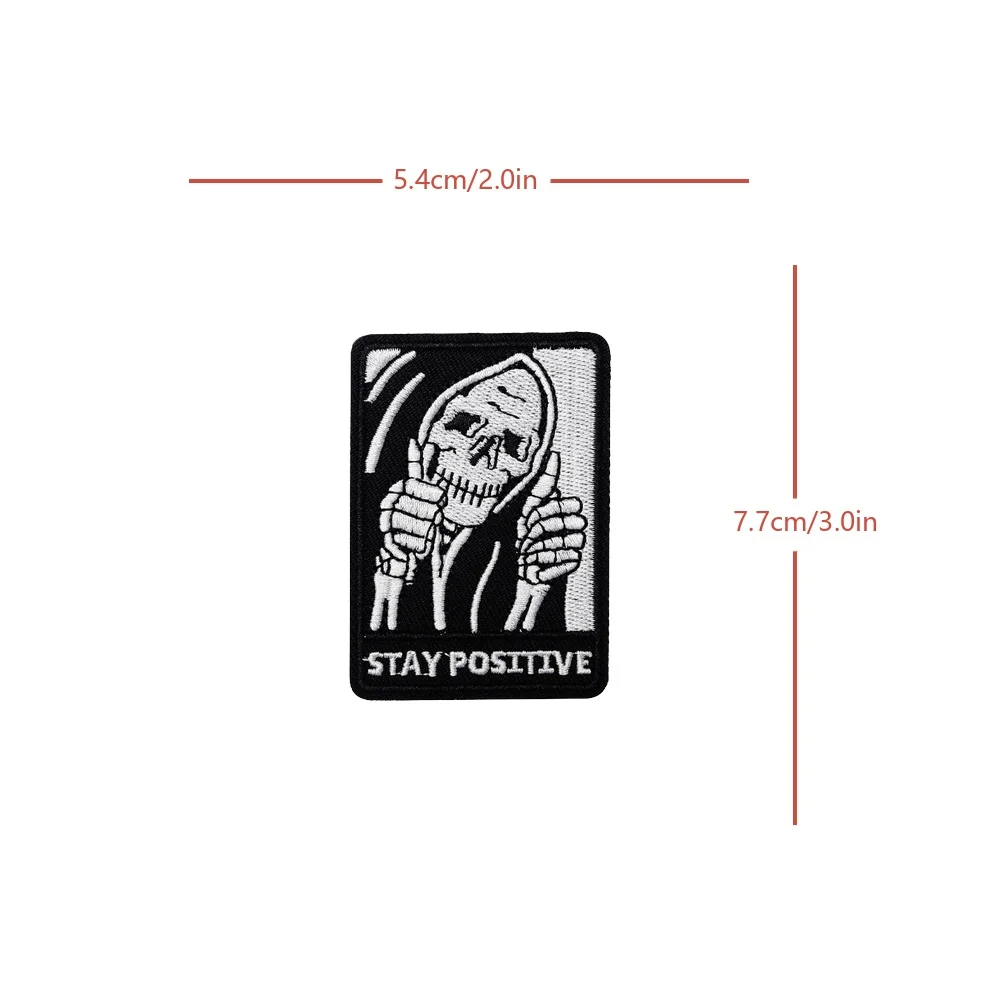 Parche moral Stay Positive Skull – Velcro táctico para MOLLE - imagen 3