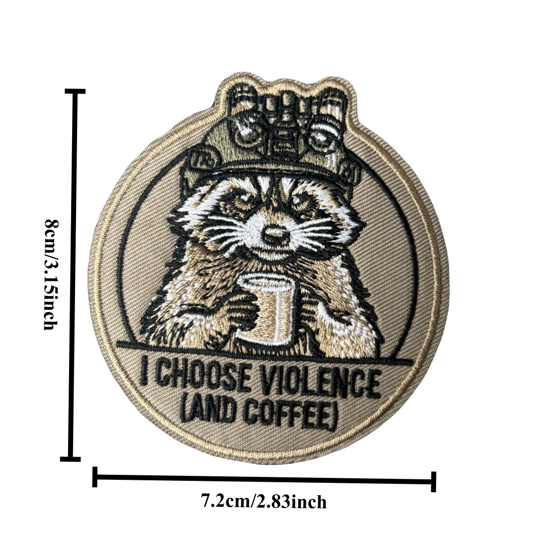 Parche táctico bordado mapache café con velcro para mochila - imagen 4
