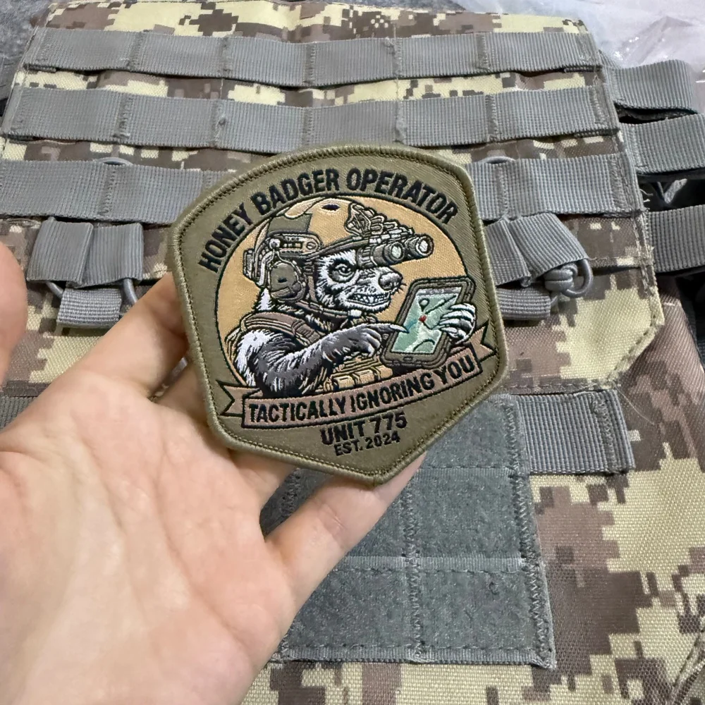 Parche táctico morale operador mapache mielero – meme sarcástico