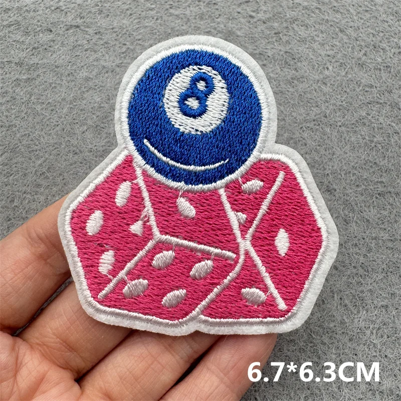 Parche bordado dados para planchar chaqueta y ropa