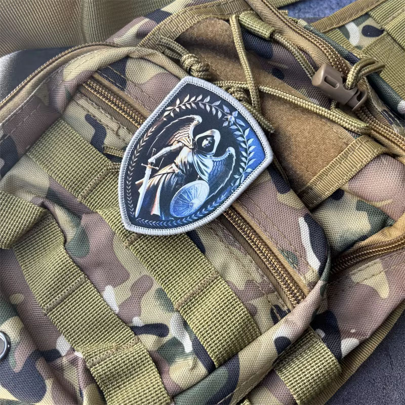 Parche con estampado de ángel en estilo táctico