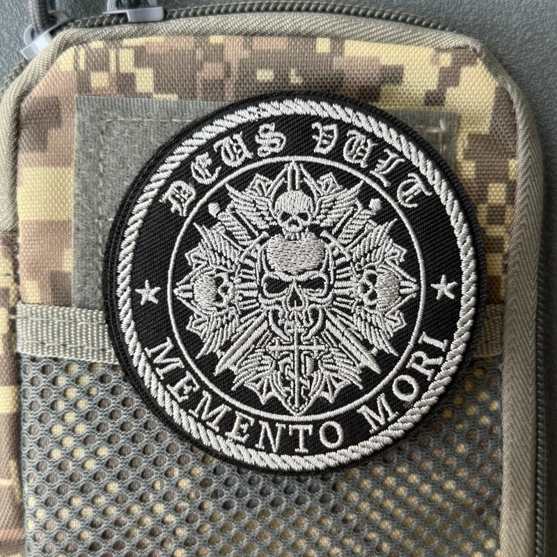 Parche táctico bordado calavera y espada Memento Mori con Velcro - imagen 5
