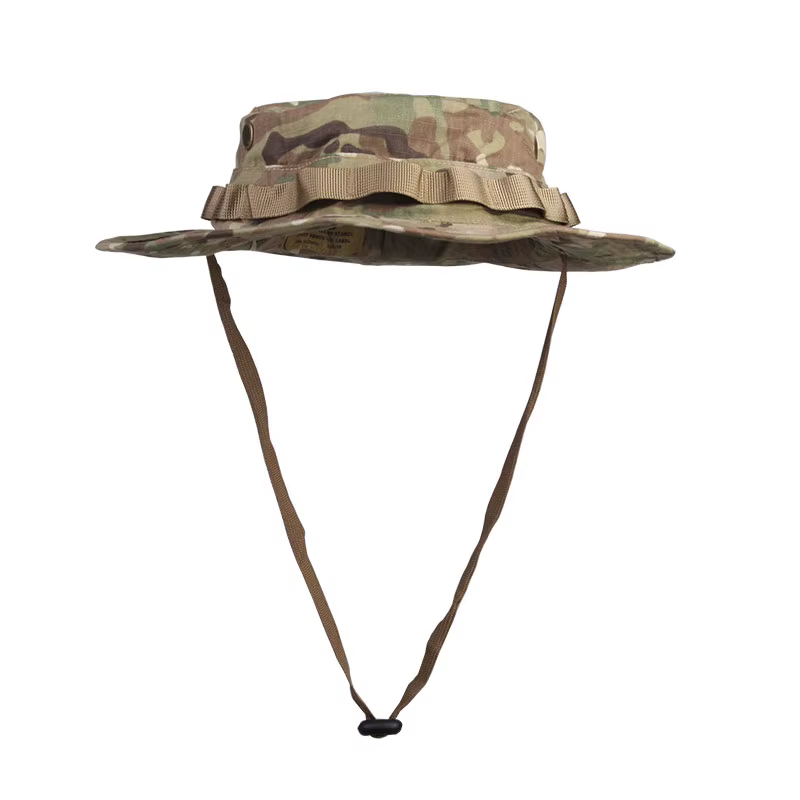 Cinta MOLLE y área hook‑loop en el sombrero