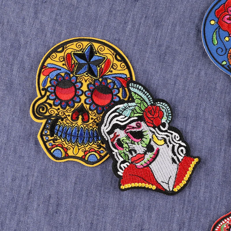 Parche calavera mexicana bordado – Termoadhesivo rosa para jeans y festivales - imagen 3