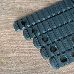 Rieles M-LOK ajustables de 20 mm con diseño de espina de pescado