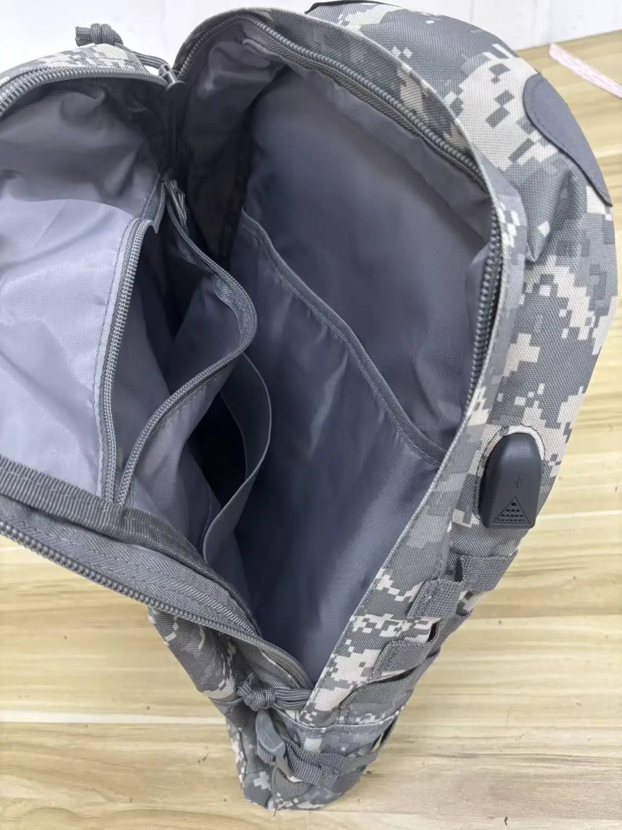 Mochila táctica impermeable multifuncional de doble hombro viaje
