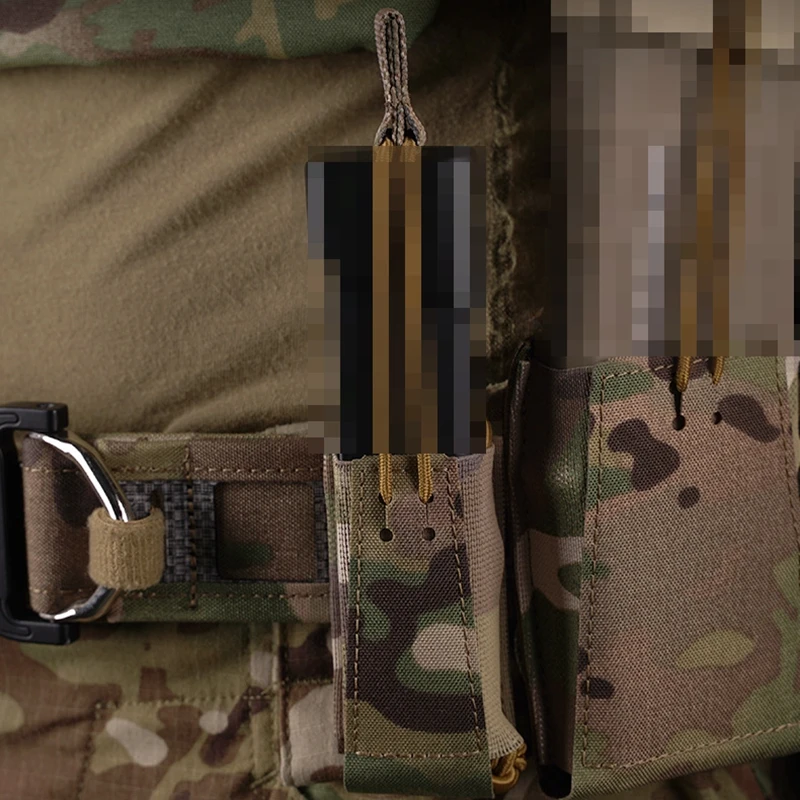 Bolsa MOLLE softshell en uso